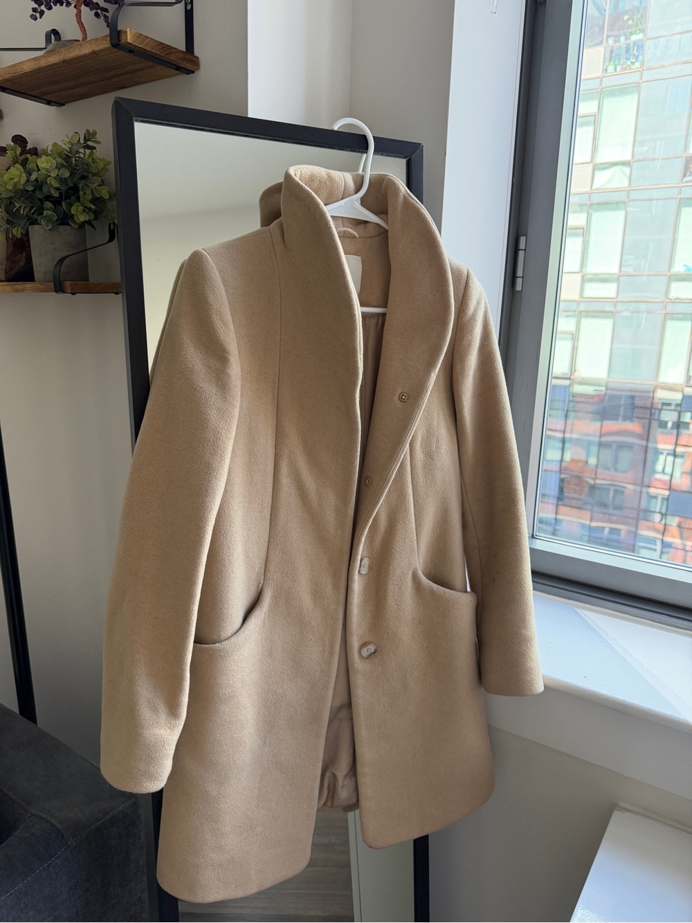 Women’s Aritzia Wilfred Cocoon Wool-Blend Coat - Neutral Camel